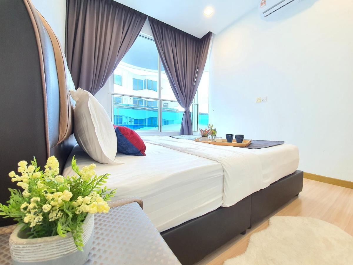 The Wave Aparthotel *
